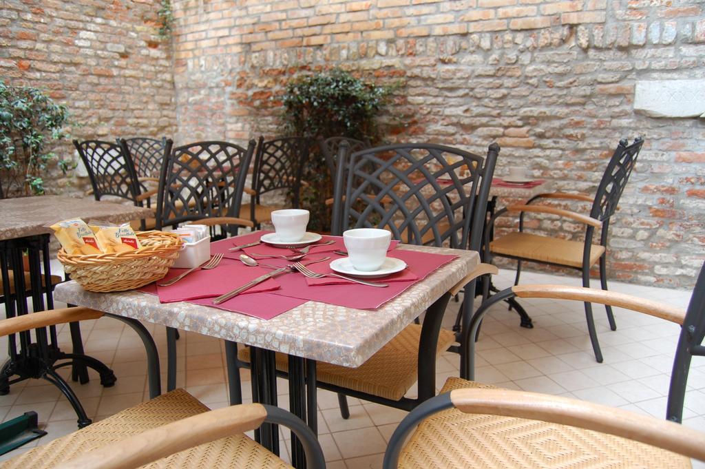 Locanda Ca' Lucrezia Venice Exterior photo